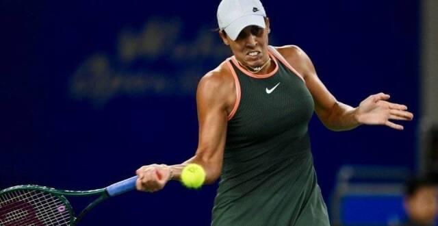 場展開激烈 場展開激烈